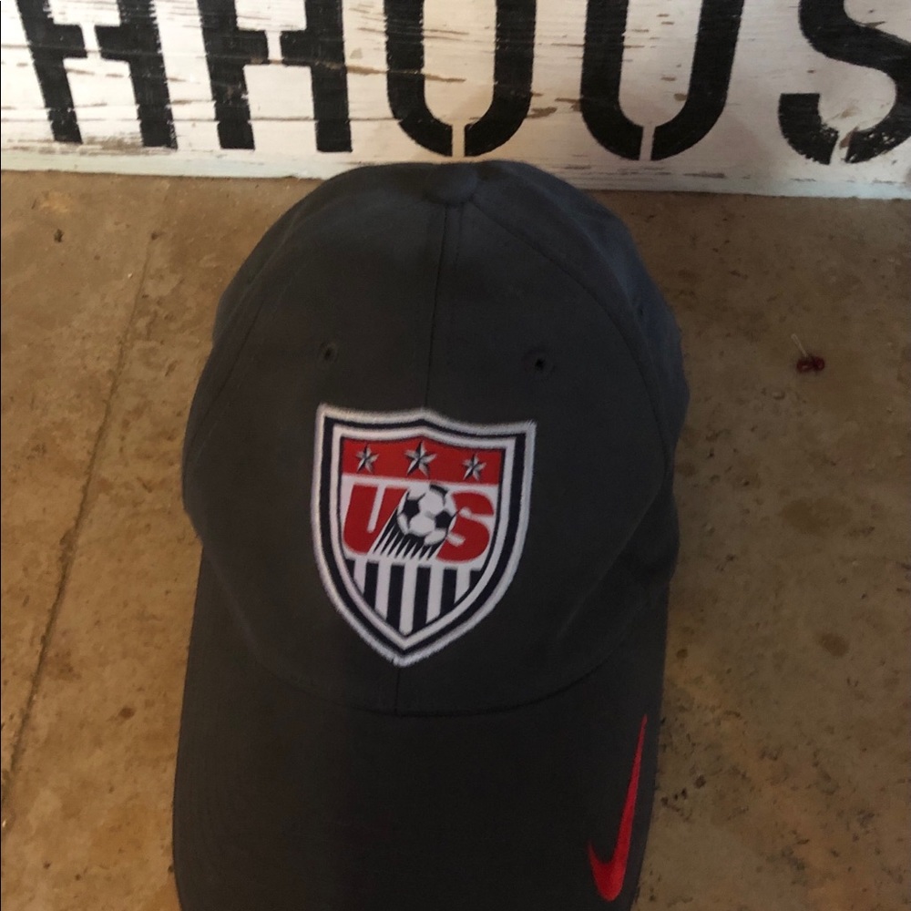 US Soccer gray baseball hat